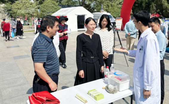 人人讲安全 个个会应急——开封市中医院积极参与全市卫健系统防灾减灾日宣传周暨全民卫生应急素养提升活动
