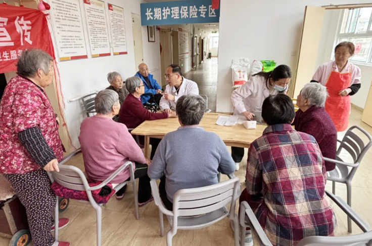义诊惠民 让温暖留在心田