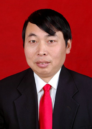 刘丰林:主任中药师,制剂室副主任